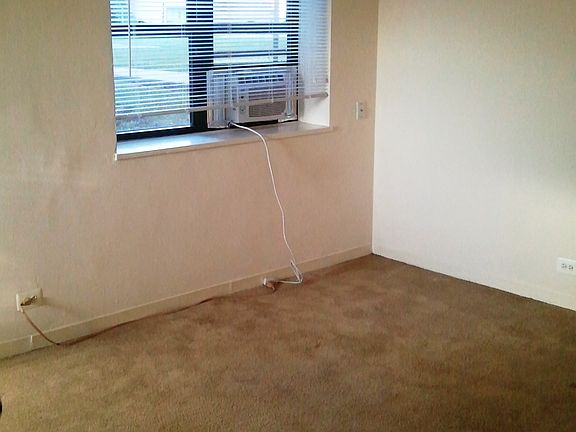 3rd image of 102 Fellows Ct APT B