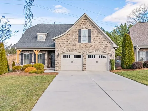 107 Rannoch Ct, Winston Salem, NC 27107