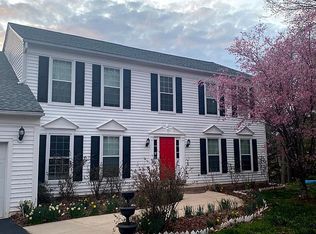 30107 Merchant Ct, Great Falls, VA 22066