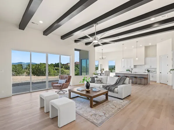25 Vista Valle Cir, Lamy, NM 87540