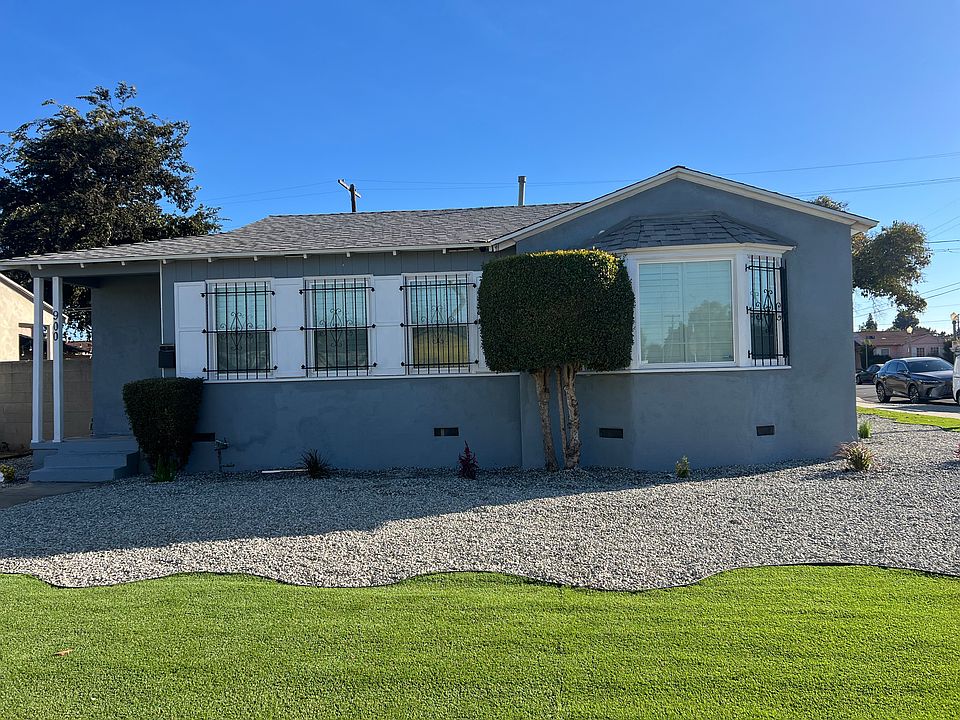 1st image of 900 E 118th Pl