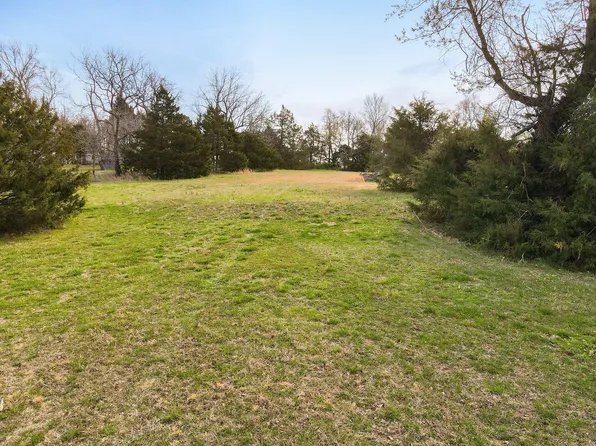 2118 W Hicks Road, Nixa, MO 65714