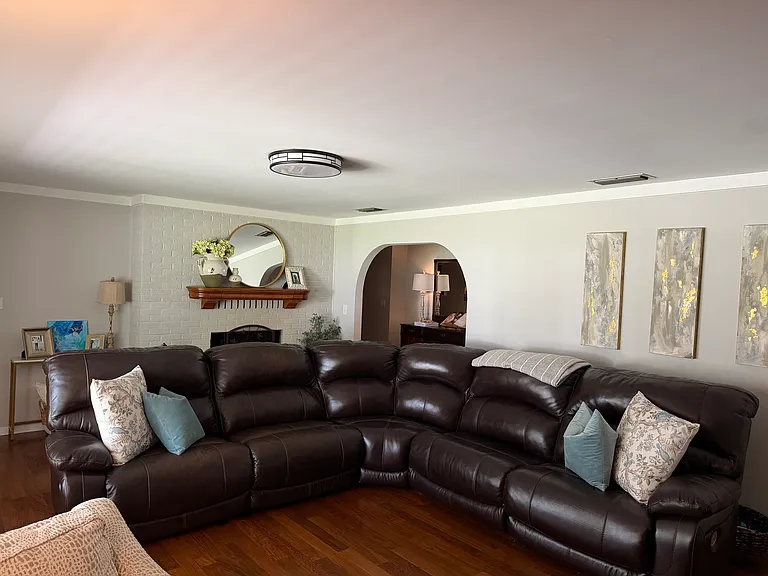 121 Spring Dr — Photo 14