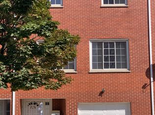 1110 W Ainslie St, Chicago, IL 60640