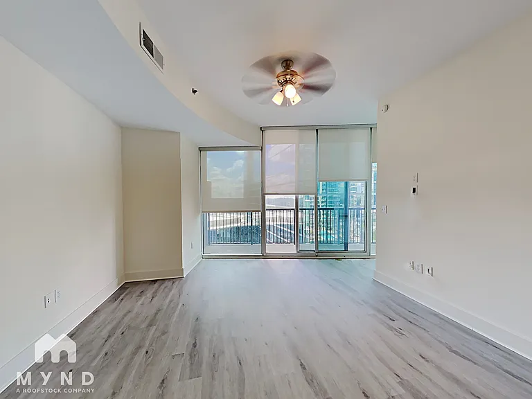 1080 Peachtree St NE #1406 — Photo 4