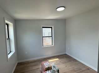 521 Van Duzer St #1R, Staten Island, NY 10304