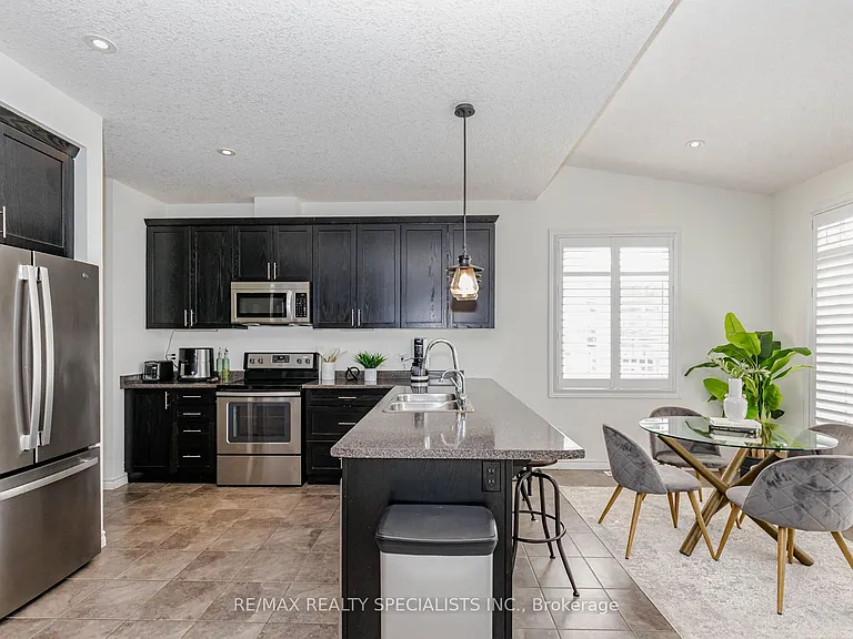 117 Norma Cres #MAIN UPPER — Photo 11