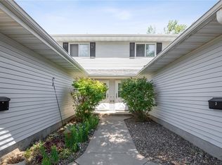 1200 Daleview Dr UNIT 3, Marion, IA 52302