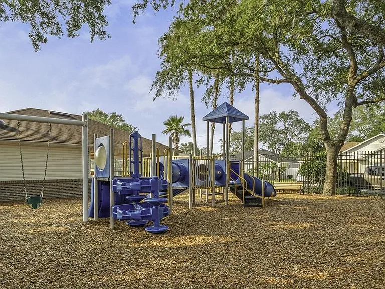 520 Pineapple Ave — Photo 20