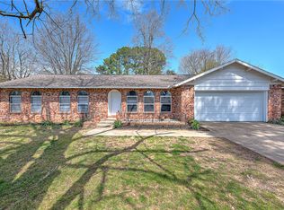 106 W Edmondson Ave, Springdale, AR 72764