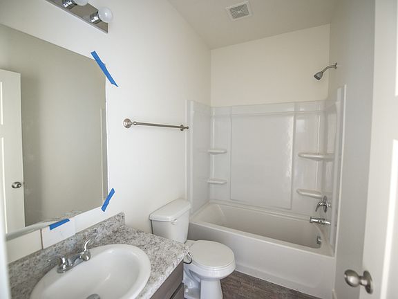 3rd image of 662 W Meadow Dr APT 102
