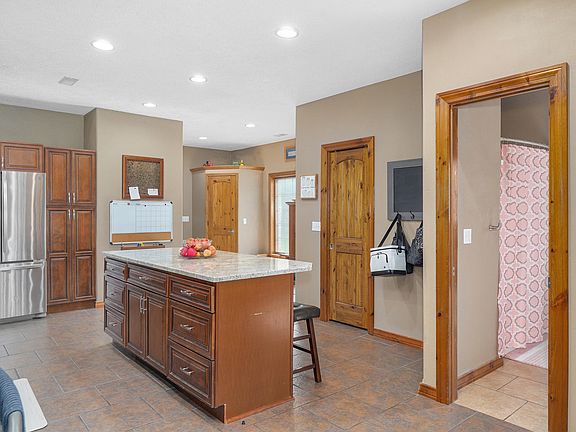4th image of 8105 N Farm Road 207