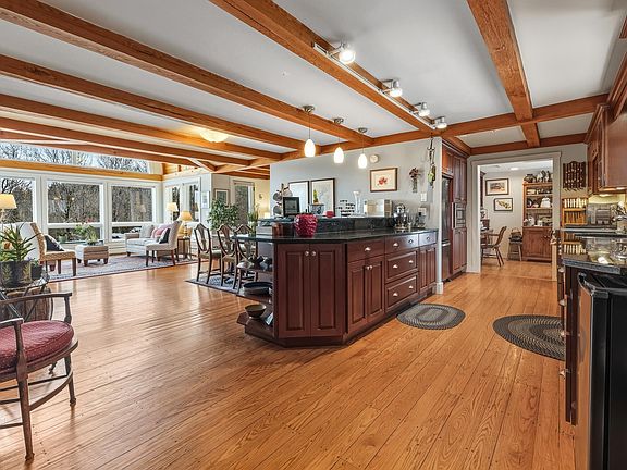 5th image of 136 Granite Hill Road