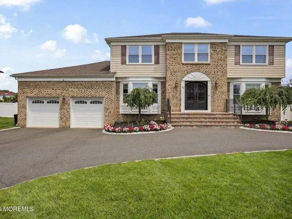 45 S Foxcroft Drive, Manalapan, NJ 07726