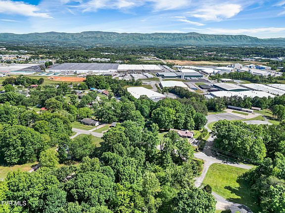 4th image of Kiser Blvd