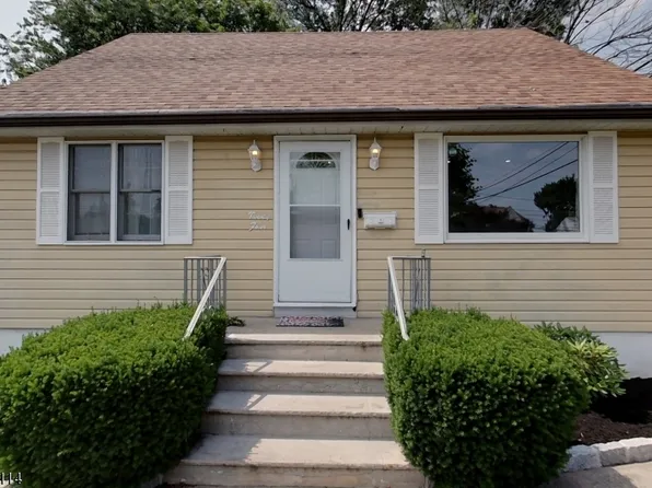 24 Lindale Ct, Clifton City, NJ 07013