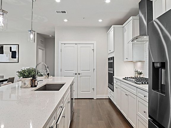 5th image of 2320 Field Point Rd #4-102