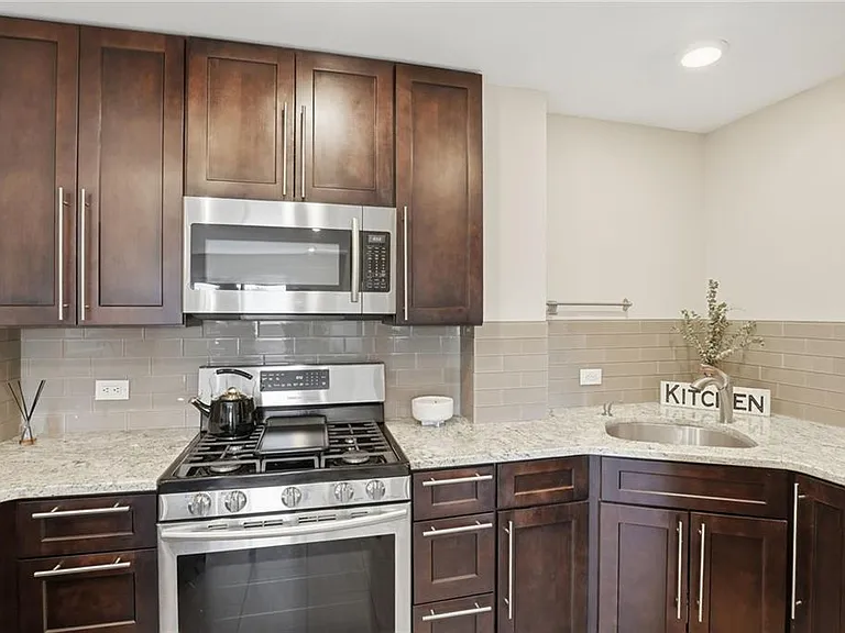 2285 Peachtree Rd NE #709 — Photo 10