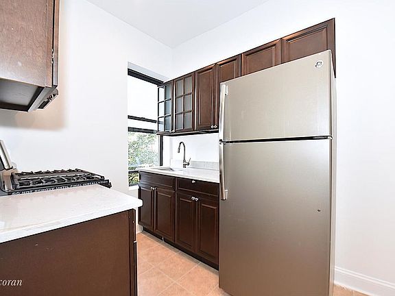 4th image of 3420 32nd St APT 2L