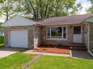 2107 10th St, Silvis, IL 61282