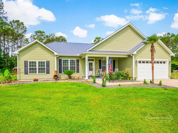 1013 Happy Ln., Galivants Ferry, SC 29544