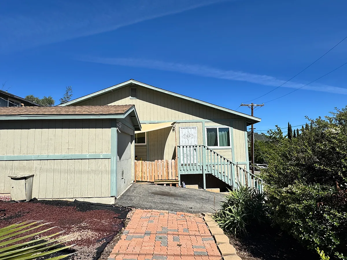 Building Photo - 726 N Alda Dr #A