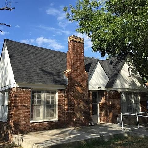 1st image of 2605 1st St