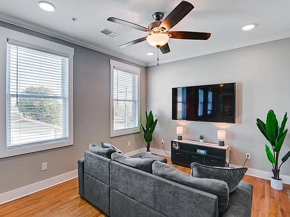 3rd image of 4405 Kentucky Ave #302