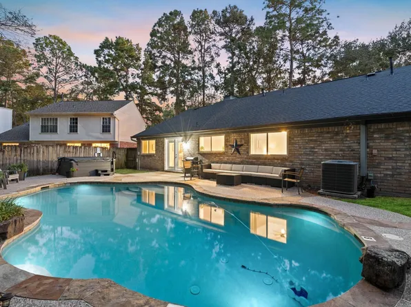 39 Still Corner Pl, Spring, TX 77381