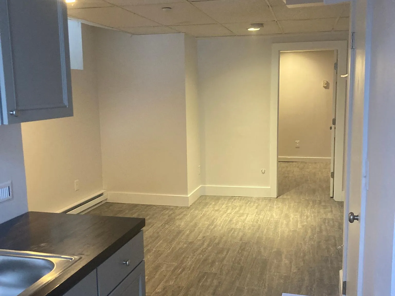 2 bed, 900 sqft, $1,800 — Photo 4