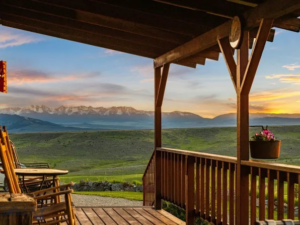 3 Highland Ranch Rd, Wilsall, MT 59086