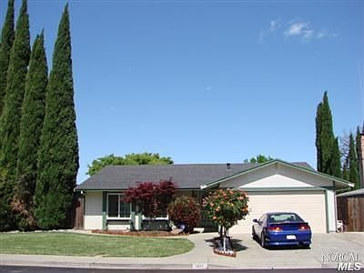 1st image of 101 Bristol Dr