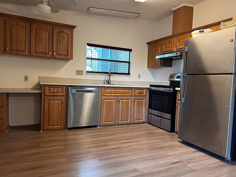 407 Whisper Oaks Dr #407 — Photo 1
