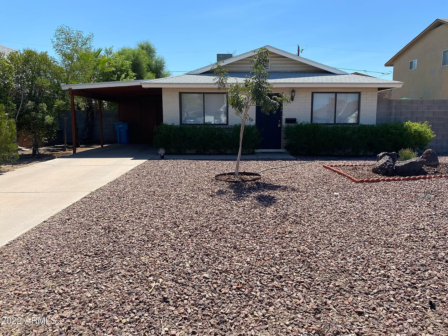 3 bed, 2.0 bath, 1092 sqft, $2,100 — Photo 1