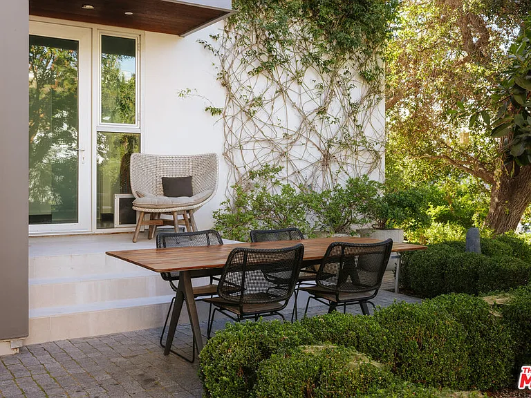 2651 Nichols Canyon Rd — Photo 25