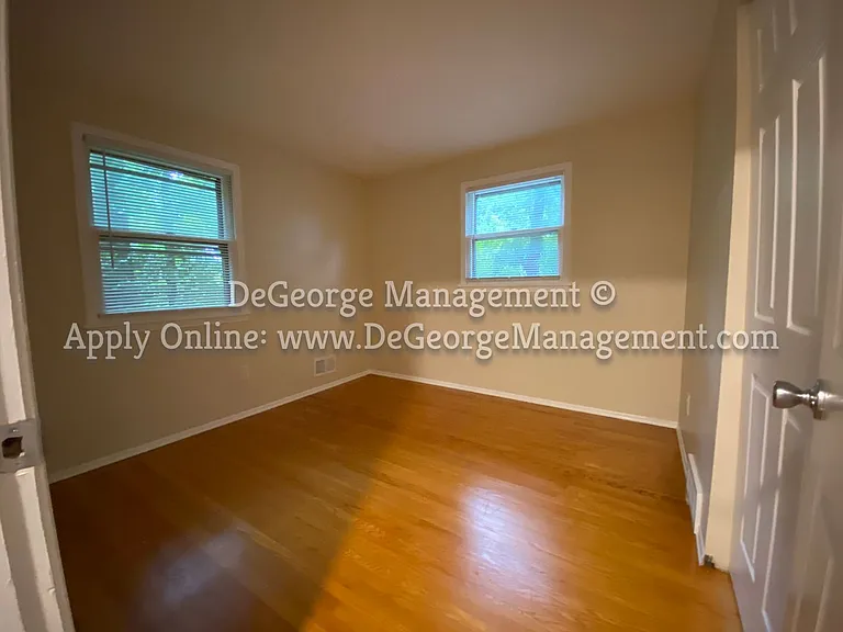 Sterling Square Townhomes — Photo 39