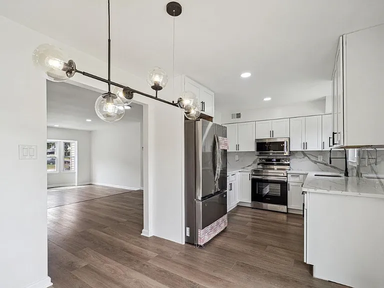 10611 Campus Way S — Photo 14