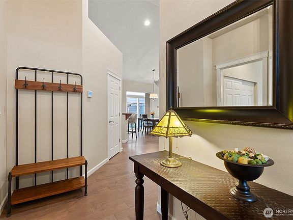 4th image of 4649 Rochelle Street SE