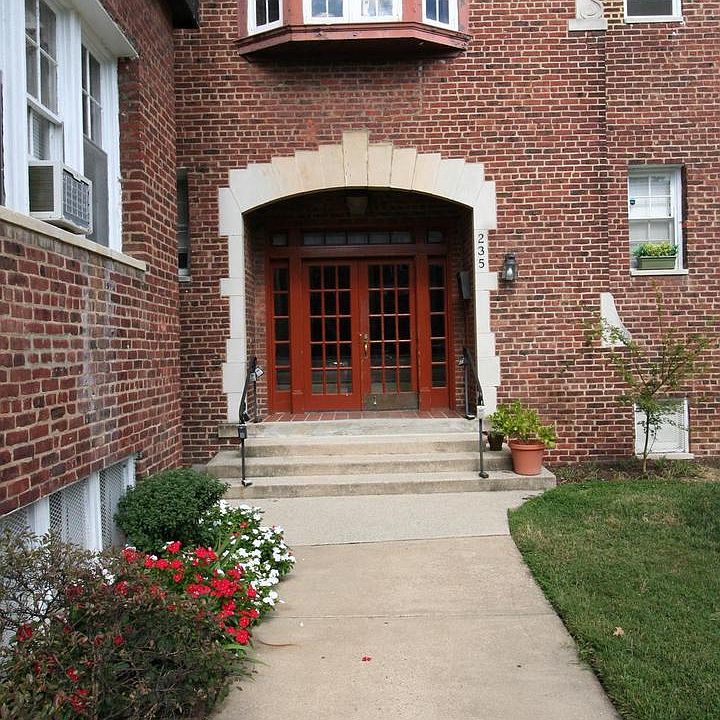 1st image of 235 Emerson St NW APT 104
