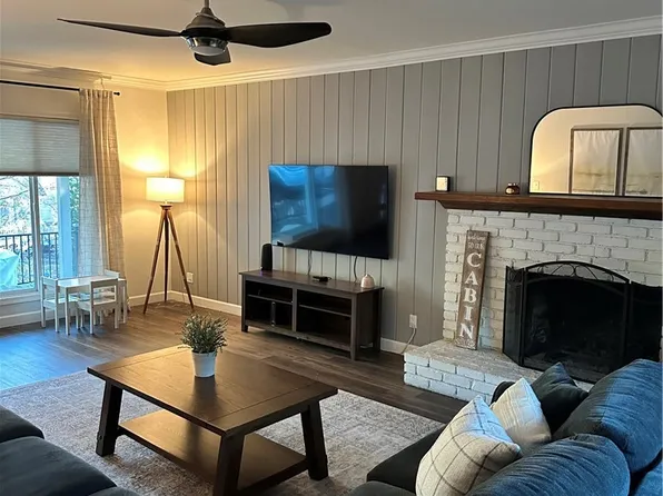 362 Heliotrope Dr, Lake Arrowhead, CA 92352