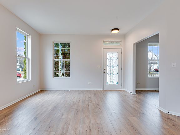 2nd image of 1808 Castle Ridge Dr