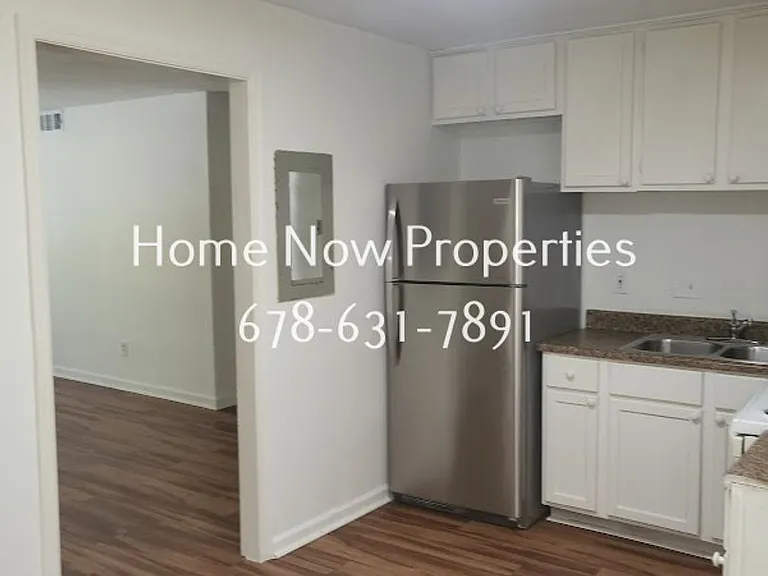 All-Electric Apartment Near MARTA — Photo 3