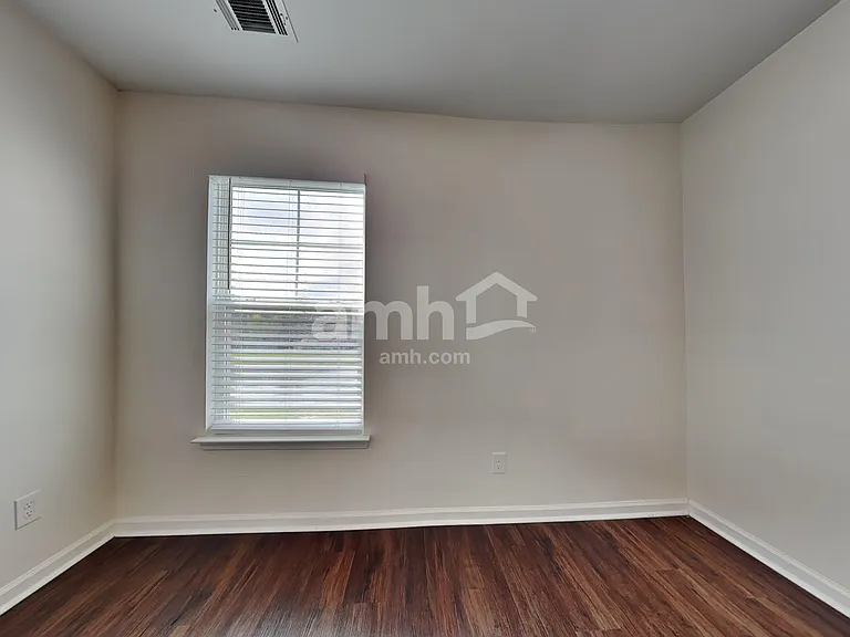 103 Westover Dr — Photo 15