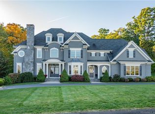 41 Stockbridge Dr, Avon, CT 06001