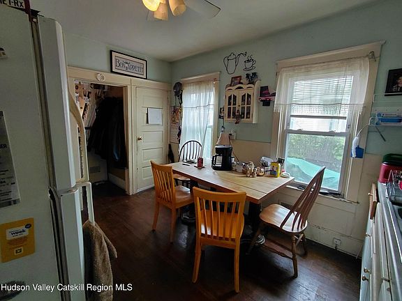4th image of 56 Grand Street