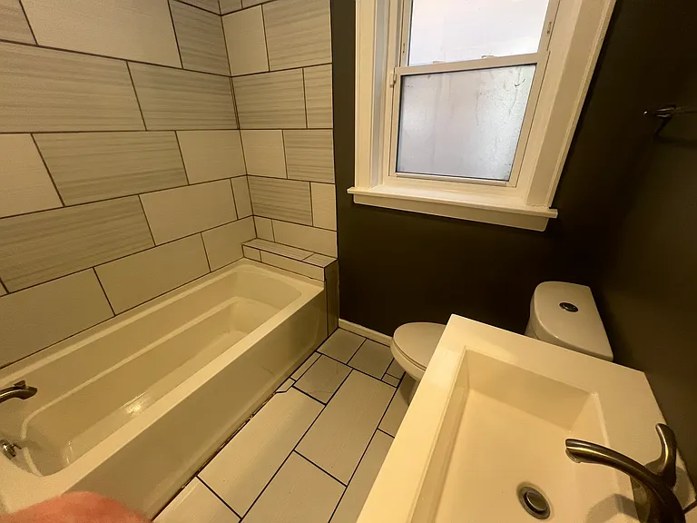 6601 S Washtenaw Ave #1W — Photo 10