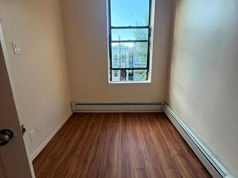 2138 Gleason Ave #1 — Photo 2