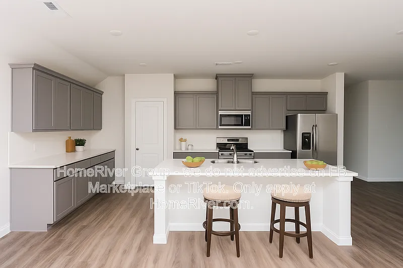 4 bed, 2.0 bath, 1902 sqft, $2,135 — Photo 3