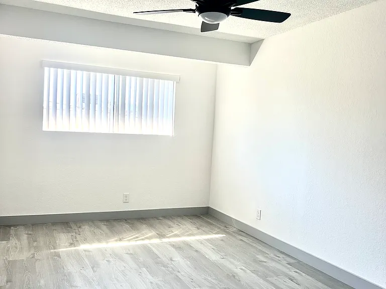401 Chester St — Photo 12