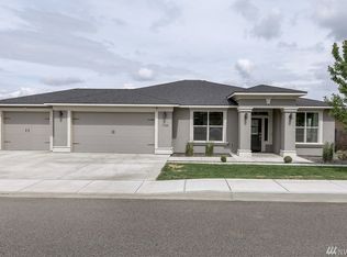 1744 W 52nd Ave E, Kennewick, WA